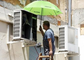 Znate li da se klima-uređaj može i zapaliti? Serviser upozorio na fatalnu grešku, mnogi je rade