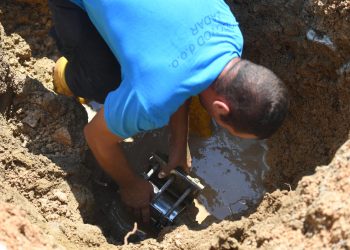 Mještani Vrsi kod Zadra već desetljećima imaju problem koji nitko ne rješava: “Pomozite nam da se umijemo i operemo kao ljudi!”