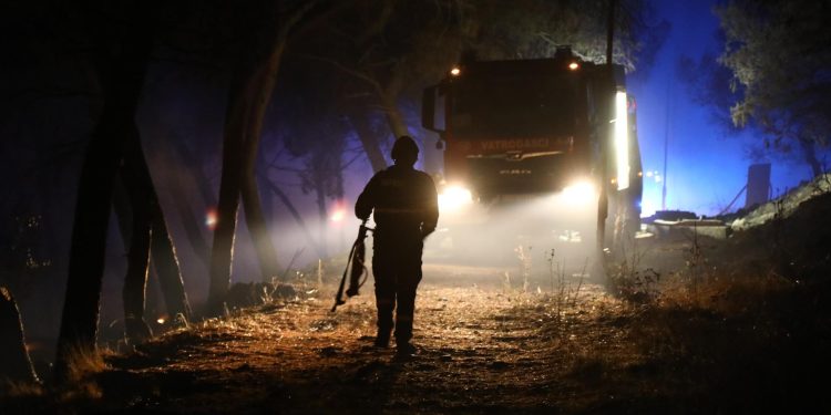 Slobodna Dalmacija – U zadnja 24 sata planulo na čak sedam lokacija u županiji… Ipak na jednom požarištu vatrogasci još uvijek dežuraju…