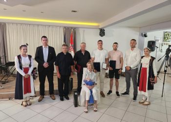 Slobodna Dalmacija – Općina Dicmo slavi svoj dan; brojni uzvanici ugodno iznenađeni projektima koji su veliki razvojni iskorak cijelog kraja