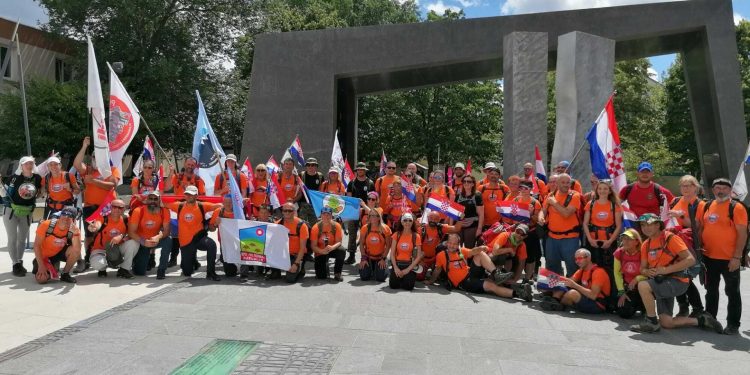 Slobodna Dalmacija – I ove godine branitelji kreću u sedmodnevni pohod na Dinaru u čast heroja Domovinskog rata: ‘Pridružite nam se’