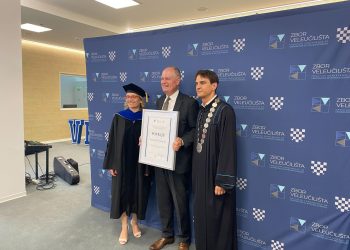 Umirovljenom dekanu RIT Croatia dodijeljena Povelja Zbora Veleučilišta