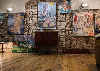 Slobodna Dalmacija – Ova poznata destinacija zabranila je toples, ali ‘Guzice i cice’ ipak vas gledaju iz svakog kantuna… Još neko vrijeme