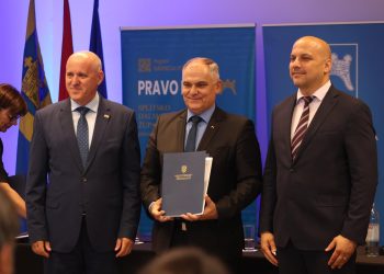 Slobodna Dalmacija – U splitskom hotelu dodijeljeno čak 4,5 milijuna eura za projekte razvoja gradova i općina Splitsko-dalmatinske županije