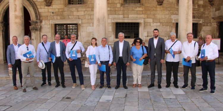 Potpisani ugovori o sufinanciranju projekata na pomorskom dobru, vrijednost je 500 tisuća eura