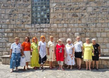 Članice etno udruge ‘Vrijedne ruke’ iz Vinkovaca posjetile Konavle i održale zanimljivu radionicu te etnoreviju