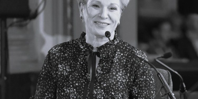 Slobodna Dalmacija – Nakon duge i teške bolesti umrla je poznata splitska novinarka Ružica Mikačić: U svojoj Slobodnoj provela je radni vijek