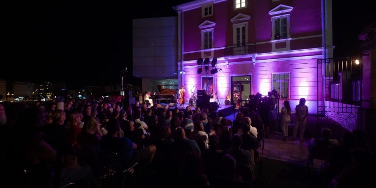 Bit će pjesme, plesa, dobre spize, skakat će se u more…evo što vas sve čeka ovaj vikend i gdje se možete dobro zabaviti