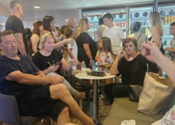 Slobodna Dalmacija – Javili su nam se putnici s ‘Olivera’ koji pluta na moru: ‘Pet sati smo na trajektu, klima ne radi, dali su nam vodu’