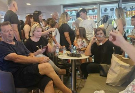 Slobodna Dalmacija – Javili su nam se putnici s ‘Olivera’ koji pluta na moru: ‘Pet sati smo na trajektu, klima ne radi, dali su nam vodu’