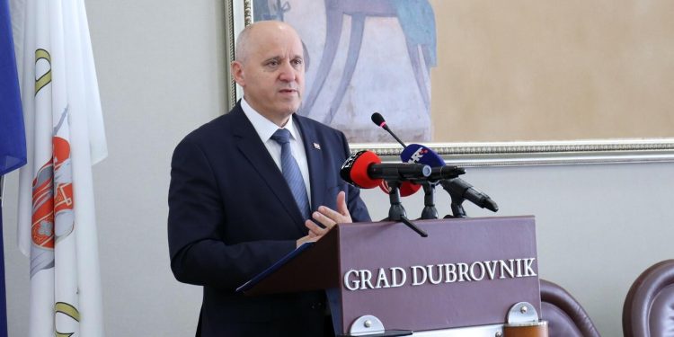 Slobodna Dalmacija – Ministar Bačić: ‘Vlada donosi Nacionalni plan stambene politike, ovako želimo pomoći građanima da dođu do svog stana’