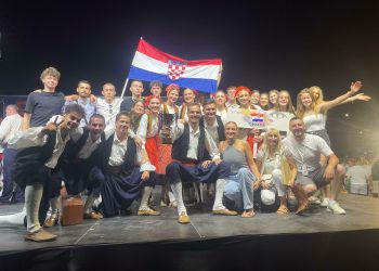 Slobodna Dalmacija – Splitsko ‘Jedinstvo’ je viceprvak svijeta! Oduševili na svjetskom festivalu: nagradu posvetili preminuloj Ružici Mikačić