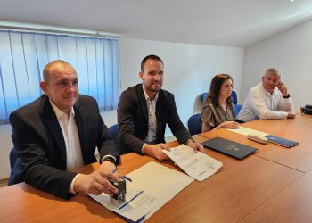 Slobodna Dalmacija – Dobra vijest za Triljane: potpisan ugovor vrijedan pola milijuna eura za održivo gospodarenje otpadom