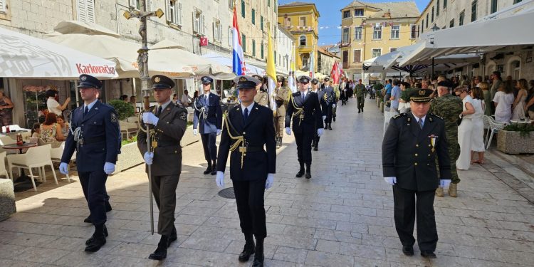 Slobodna Dalmacija – U Sinju održano jubilarno 10. regionalno hodočašće Gospi Sinjskoj: misno slavlje uveličala klapa Sveti Juraj