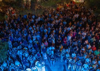 Trg u Kukljici bio je popunjen do posljednjeg mjesta zahvaljujući koncertu Marka Škugora