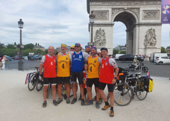 Hrvati u dresovima Dražena Petrovića dopedalirali ispod Eiffelova tornja: ‘Nije nam trebao trening‘