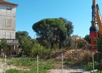 Počela priprema za izgradnju luksuznih stanova Vruljica Residence Zadar, čisti se i nasipa teren…