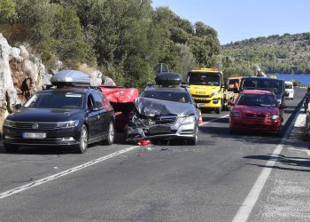 Slobodna Dalmacija – Serija prometnih nesreća kod Trogira! Naš fotoreporter je zatekao kaos, pogledaju što je snimio na licu mjesta