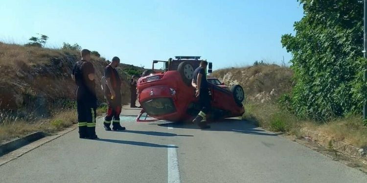 Prometna nesreća kod Novigrada: auto se okrenuo na krov, četiri osobe hitno prevezene u zadarsku bolnicu!