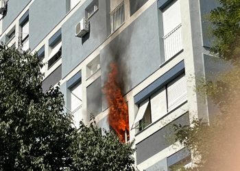 Slobodna Dalmacija – VIDEO: Pogledajte kako je izgledalo gašenje plamteće buktinje u splitskom neboderu. Vatrogasci su morali improvizirati