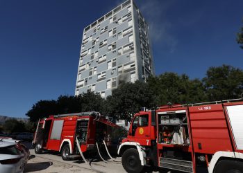 Slobodna Dalmacija – Popričali smo sa stanarima zgrade koju je danas zahvatila vatrena stihija: ‘Od dima nismo uopće mogli disati’