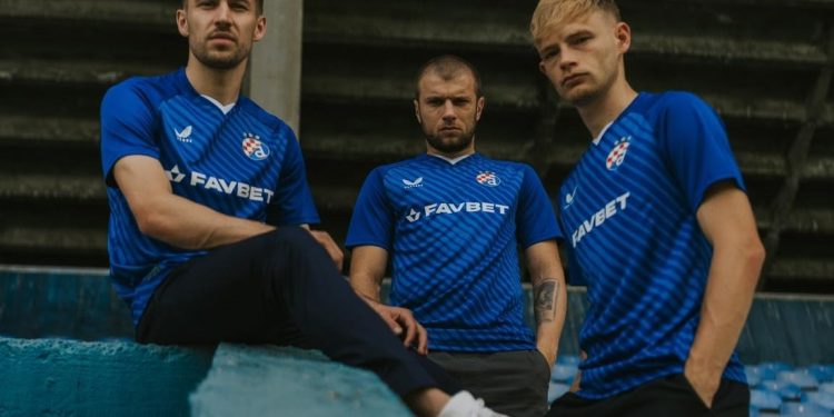 STIGAO CASTORE Dinamo predstavio nove dresove za iduću sezonu, poznata i cijena | NACIONAL.HR