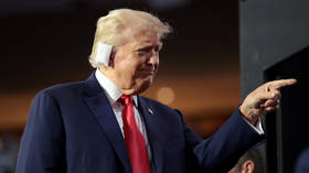 Trump kritizira 'politizirani' FBI