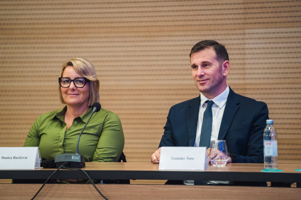 Danica Baričević, Tomislav Šuta 7 23 sastanak vlade i turistickog sektora 7