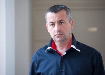 Vrsi usred toplinskog udara četiri dana bili bez vode: “Dajte ostavku!” Matek: “Oni troše kao mali grad! Netko se ilegalno priključio na hidrant!”