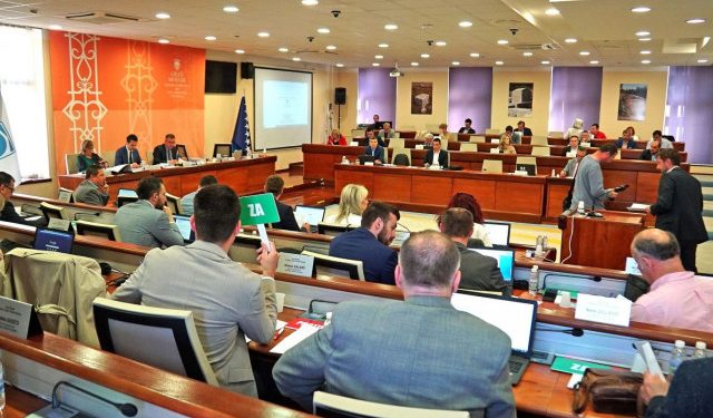 AKTIVNOST MOSTARSKIH GRADSKIH VIJEĆNIKA Pojedini ne silaze s govornice, a evo koji su se javljali stidljivo ili nikako