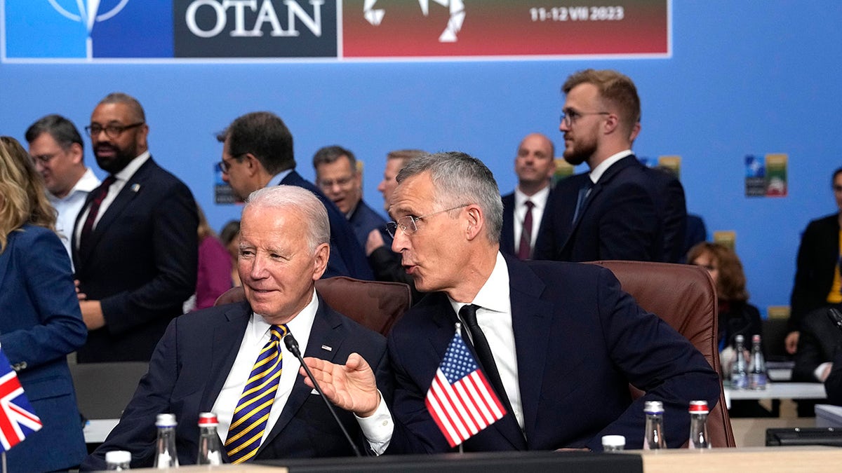 Biden s glavnim tajnikom NATO-a Jensom Stoltenbergom prošlog ljeta