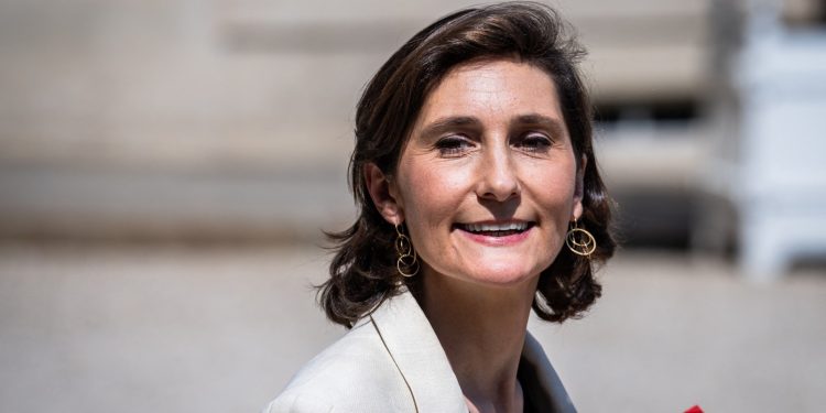 VRHUNSKI DOKAZ ČISTOĆE Francuska ministrica sporta plivala u Seini | NACIONAL.HR