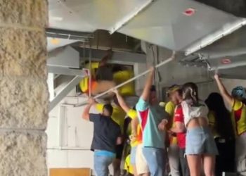 America’s Cup, navijači bez ulaznice ulaze na stadion kroz ventilacijski kanal