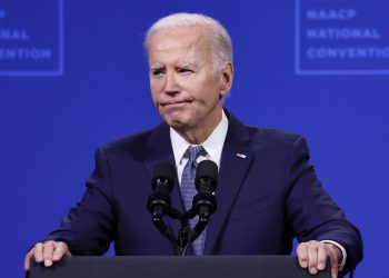 Američki demokrati odgodili proces imenovanja Bidena — RT World News