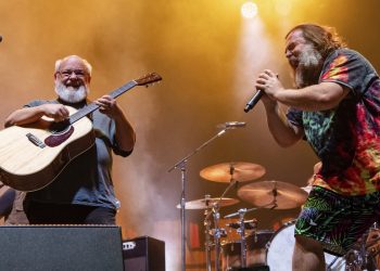 Američki rock bend otkazao turneju nakon šale o ubojstvu Trumpa (VIDEO) — RT Entertainment