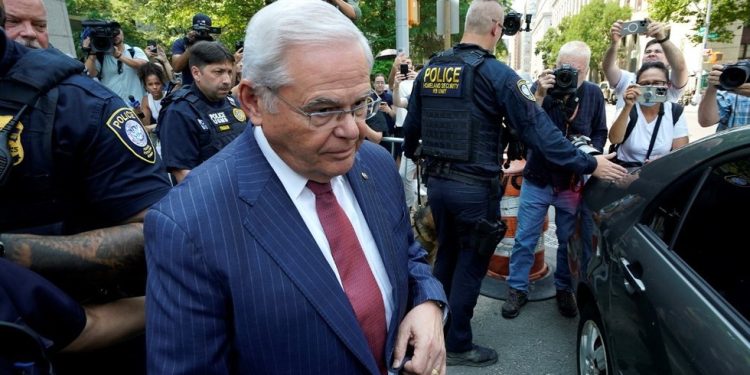 Američki senator osuđen na suđenju za korupciju — RT World News