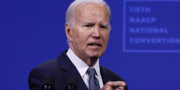 Amerikanci se klade protiv Bidena — RT World News