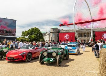 Auto Klub – Automobilski Woodstock: Bili smo na spektakularnom Festivalu brzine u Goodwoodu