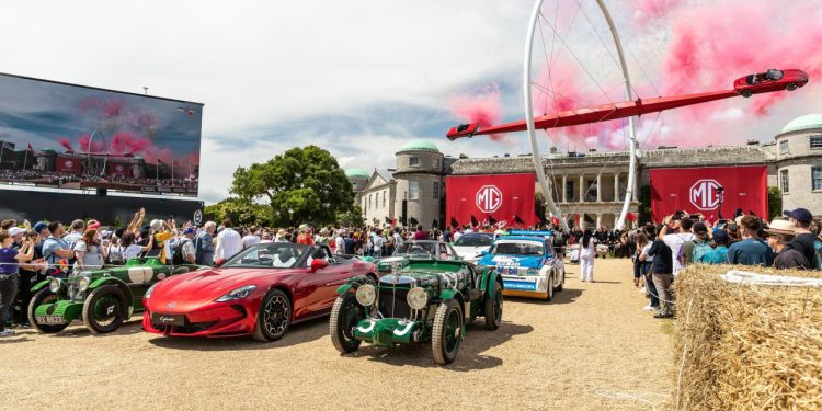 Auto Klub – Automobilski Woodstock: Bili smo na spektakularnom Festivalu brzine u Goodwoodu