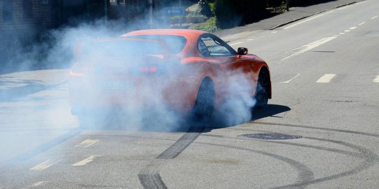 Auto Klub – Čelnik ove države ukida ekološke zakone: ‘Nitko vam ne može reći koji automobil da kupite, pa ni država’