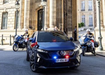 Auto Klub – Hibridna poslastica: Francuski predsjednik Emmanuel Macron dobio novi auto