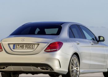 Auto Klub – Hit na tržištu rabljenih: Isplati li se kupovina C-klase prethodne generacije?