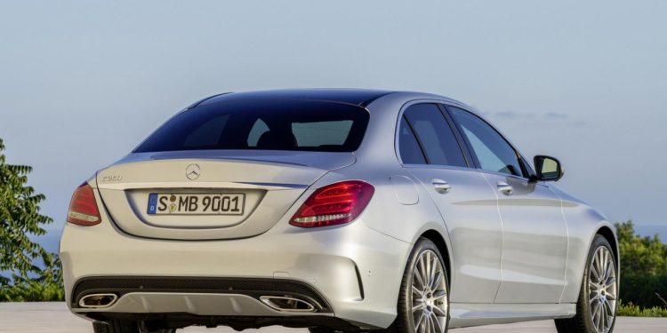 Auto Klub – Hit na tržištu rabljenih: Isplati li se kupovina C-klase prethodne generacije?