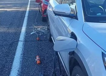 Auto Klub – Je li ovo budućnost električnih auta? Ovako se snalaze vozači koji ostanu bez struje