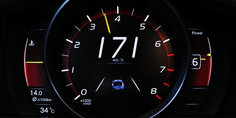 Auto Klub – Lažna brzina: Zašto brzinomjeri u autima pokazuju pogrešne brojke?