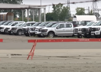 Auto Klub – Lopovi ukrali 10 moćnih Fordova izravno iz tvornice. Ključevi su bili u vozilima