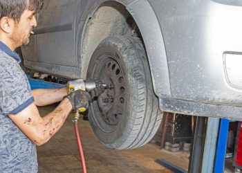 Auto Klub – ‘Made in Yugoslavia’: Čovjek nakon 40 godina odlučio zamijeniti stare gume