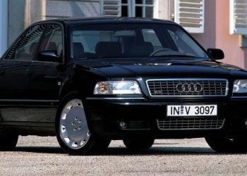 Auto Klub – Model s kojim se Audi priključio premium markama BMW-u i Mercedesu: U A8 W12 vozio se i njemački kancelar