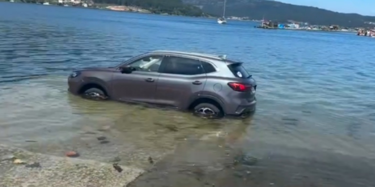 Auto Klub – Obitelj iz Španjolske parkirala auto i otišla na večeru, dočekao ih je nevjerojatan prizor