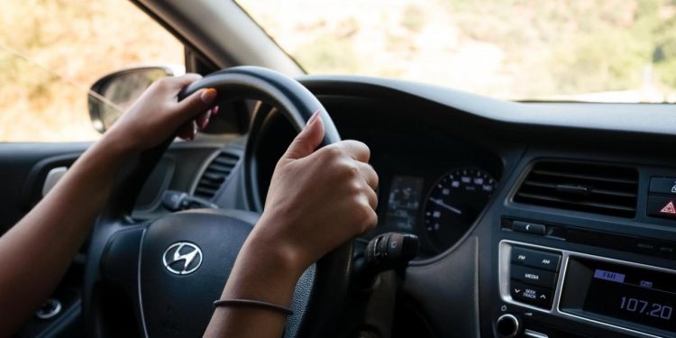 Auto Klub – Opekli ste prste na vrućem volanu u autu? Jednostavnom navikom vam se to više nikada neće dogoditi